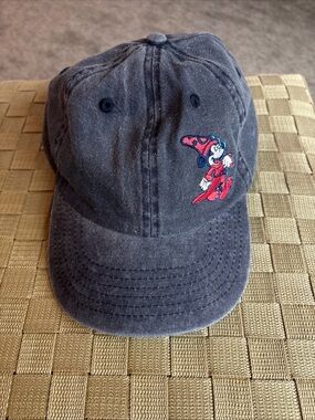Disney D23 2025 Gold Member Exclusive Sorcerer Mickey Baseball Cap Hat